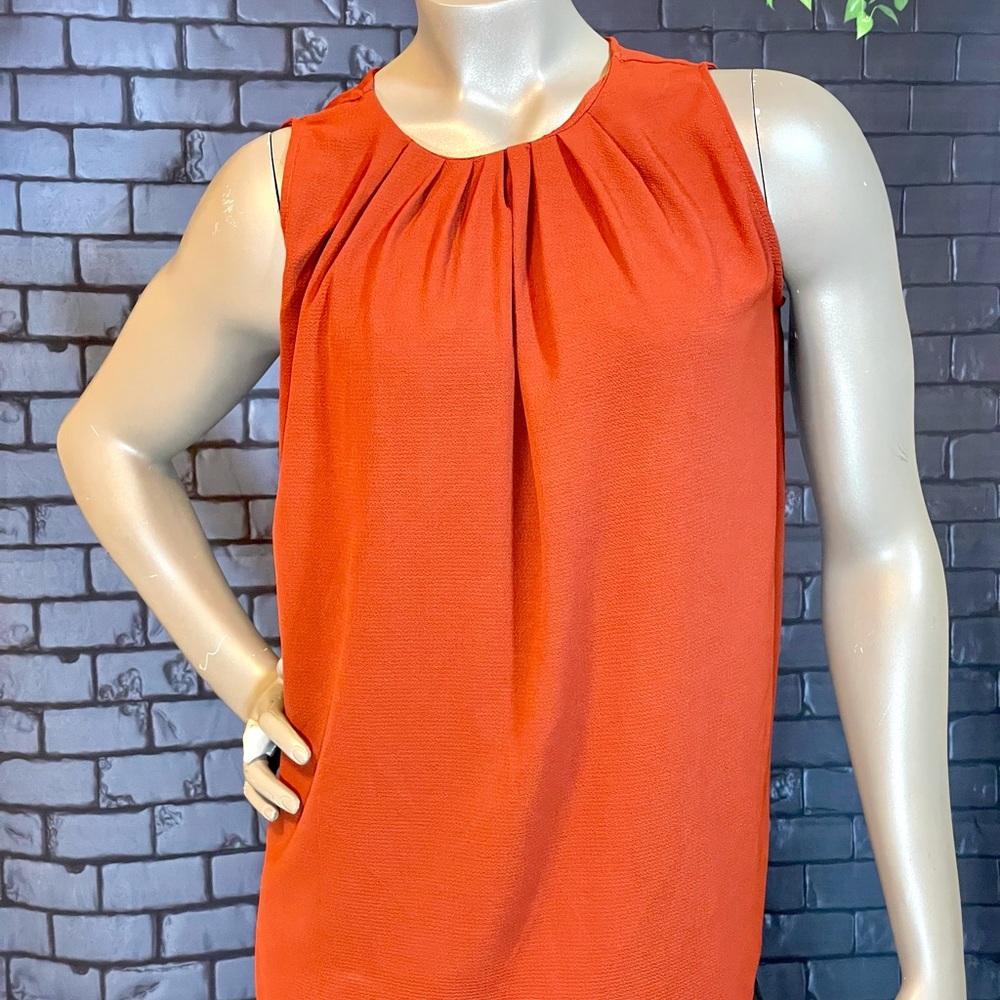 Loveappella rust red, sleeveless blouse with pleats Sz. M